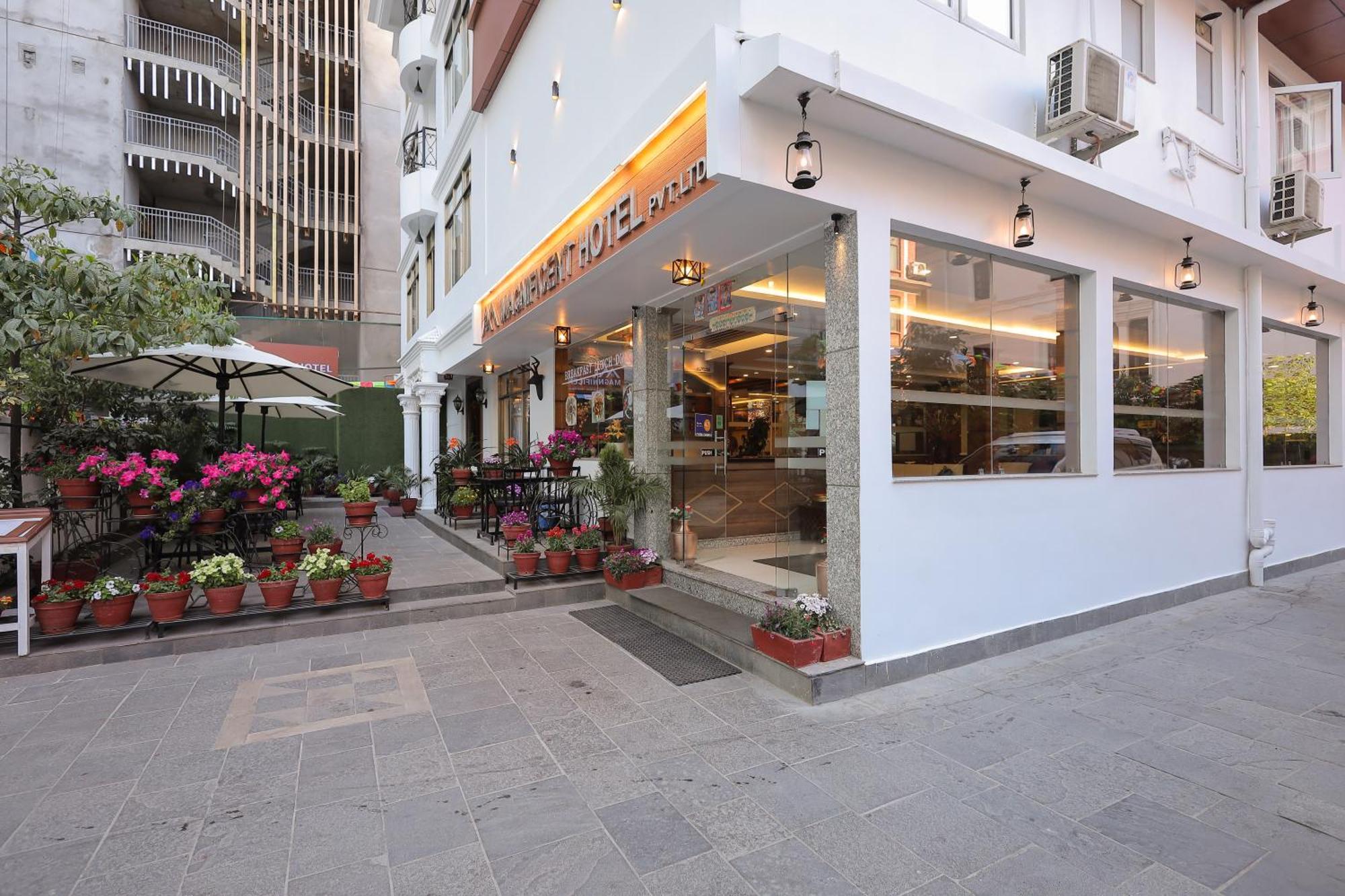 Magnificent Hotel Kathmandu Exterior foto